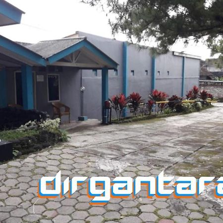 Hotel Dirgantara Parakan  Esterno foto