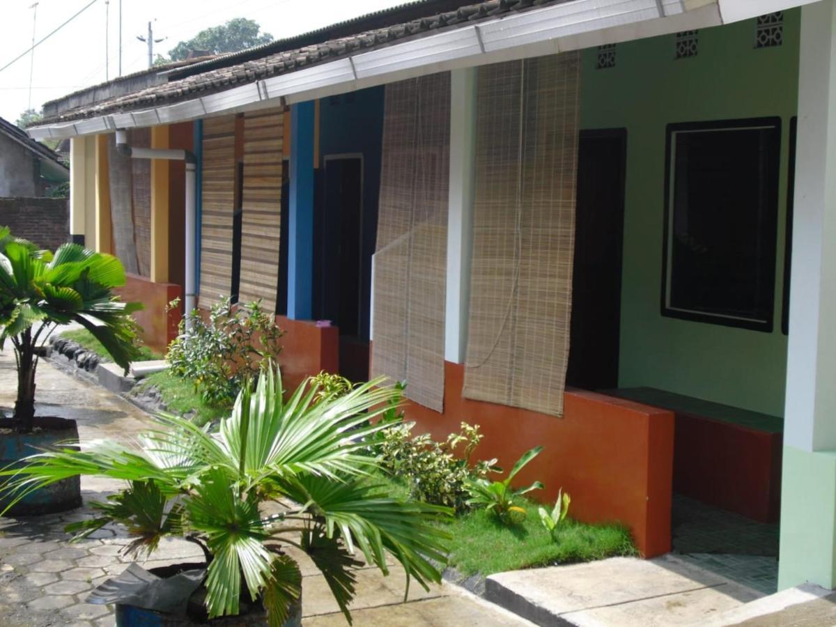 Hotel Dirgantara Parakan  Esterno foto
